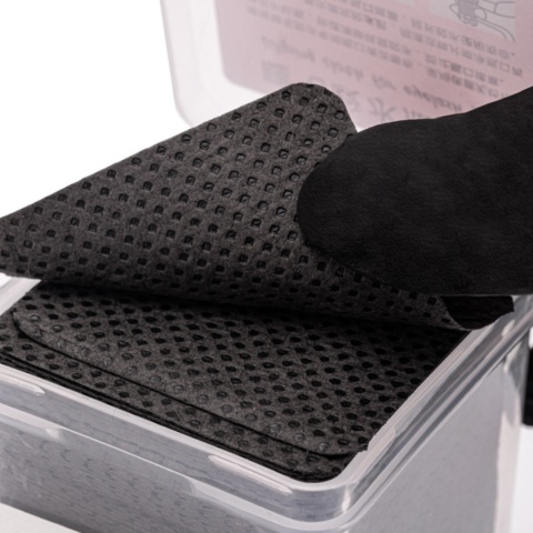 GNB Waciki Bezpyłowe Perforowane do Paznokci Czarne 5x5cm 200szt